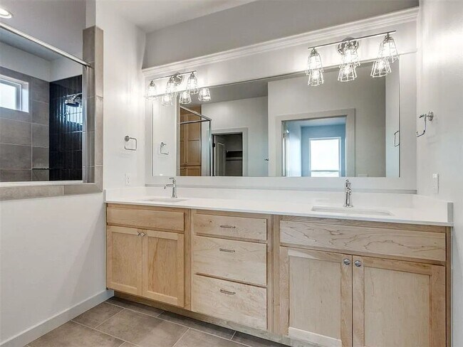 Building Photo - 4601 Olivera St