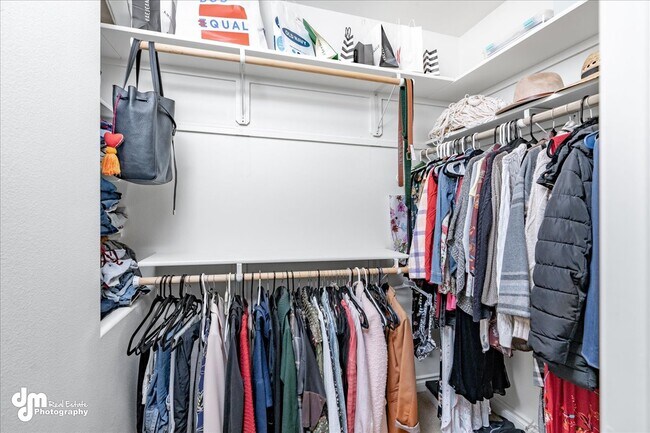 Building Photo - 299 Skwentna Dr