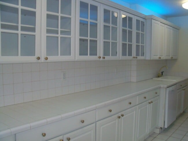 Building Photo - 225 St Pauls Ave