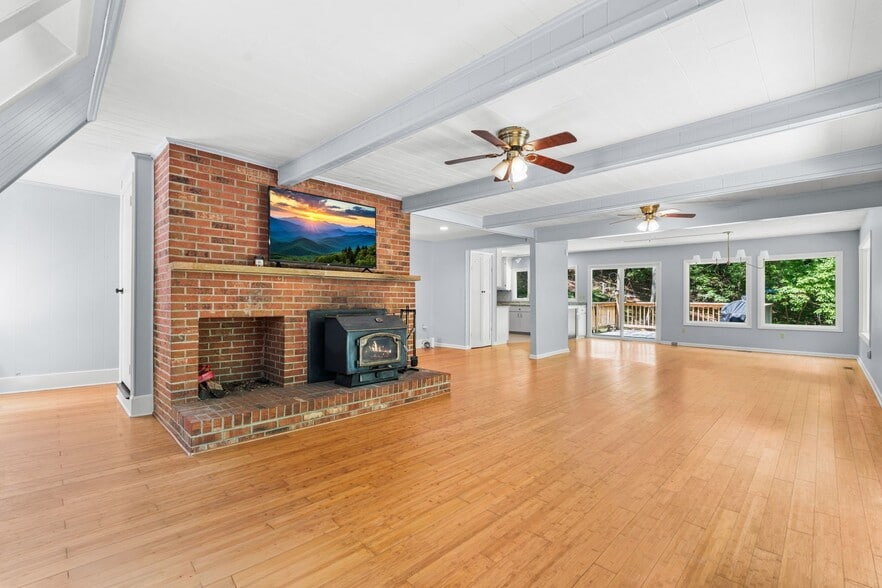 Building Photo - 864 Trojan Horse Cir