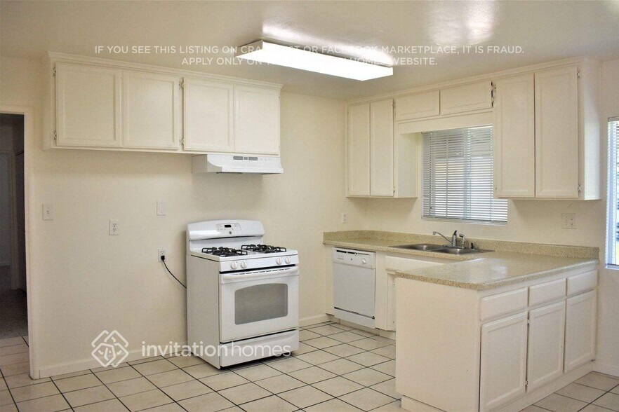 Building Photo - 8892 Kelsey Dr