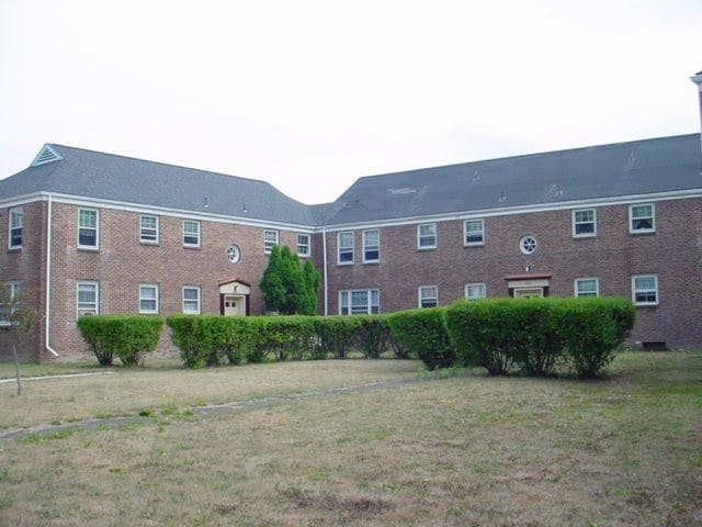 Allan Court - Allan Court Townhomes