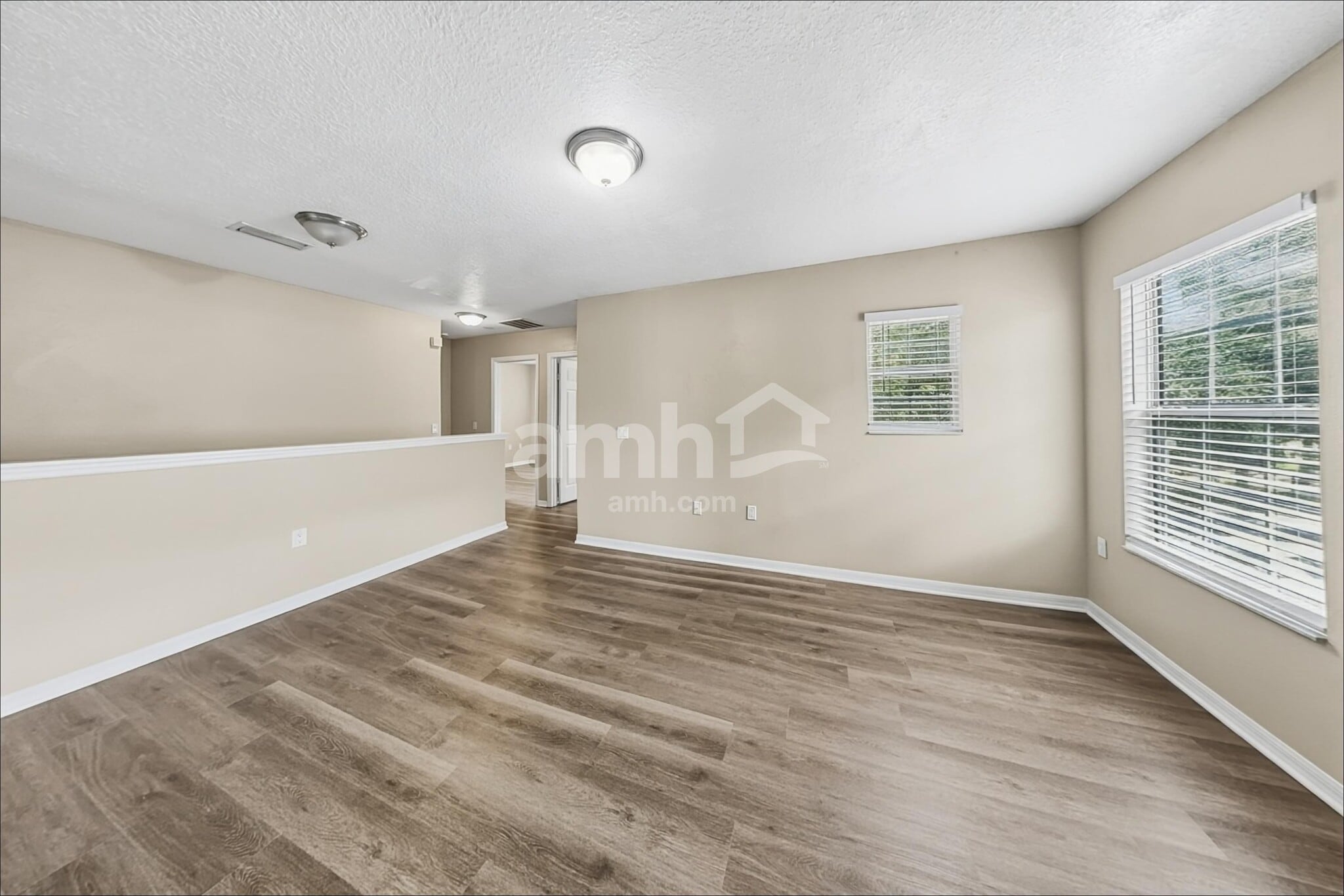 Building Photo - 11112 Silver Fern Way