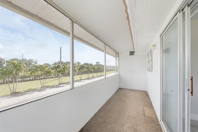 Building Photo - 284 Flanders F