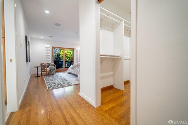 Building Photo - 2514 Alameda de las Pulgas