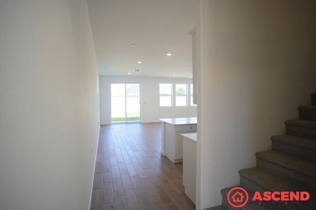 Building Photo - Stunning Home In Gossamer Grove!