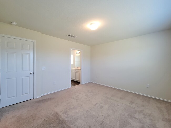 Building Photo - 5627 Savanna Pasture Rd