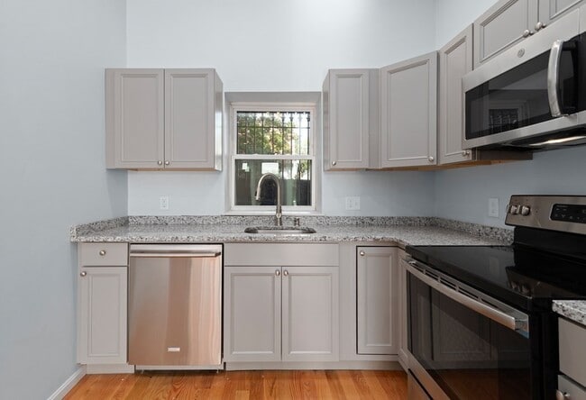 Building Photo - 2 Woodbine St