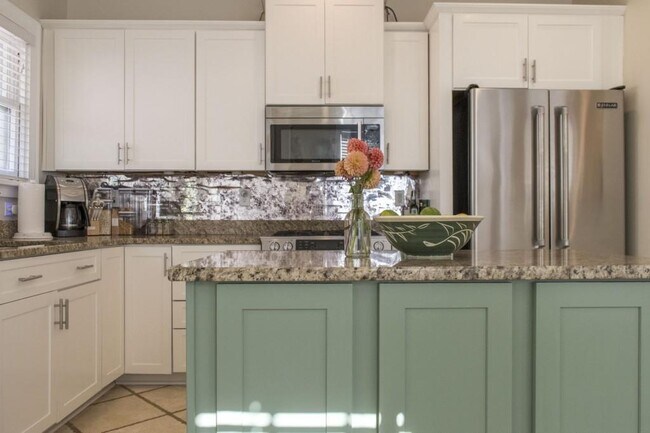 Building Photo - 801 Durant Pl NE