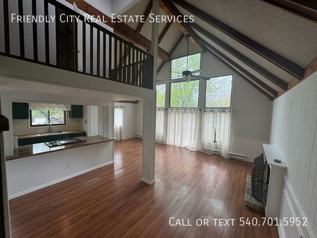 Building Photo - 2042 Hawksbill Rd