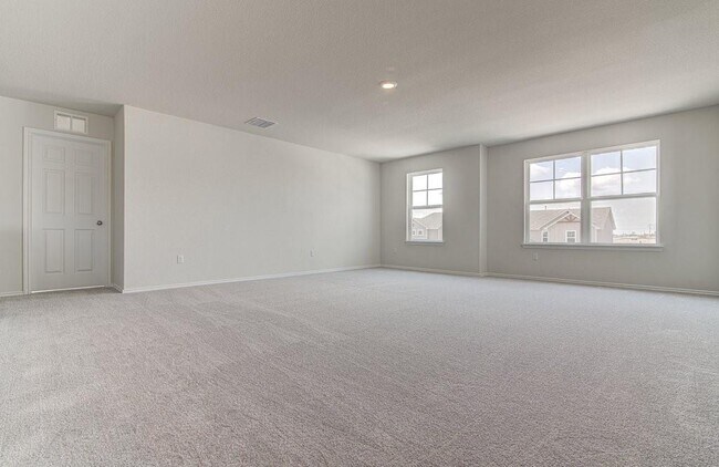 Building Photo - 252 Orange Rd