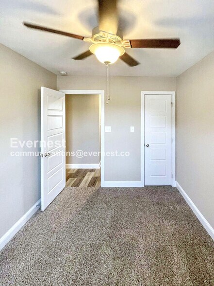 Building Photo - 1135 Eagle's View Dr