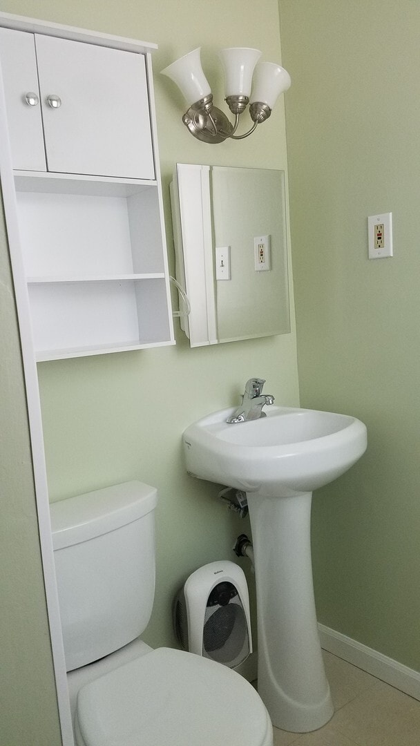 Building Photo - 2 bedroom 1 bath
