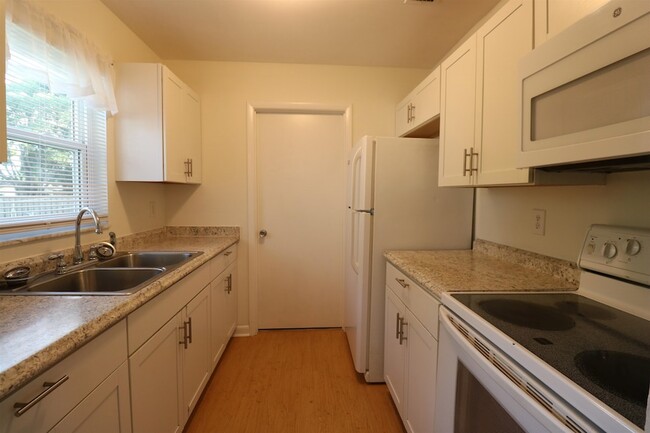 Building Photo - 253 Laguna Ct