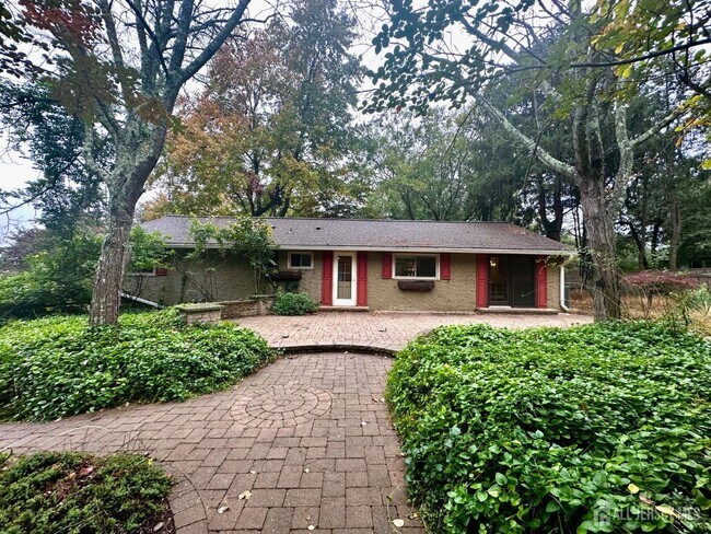 Building Photo - 1 High Acres Dr