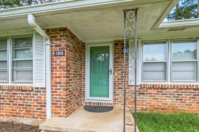 Building Photo - Charming 3BR House in Decatur