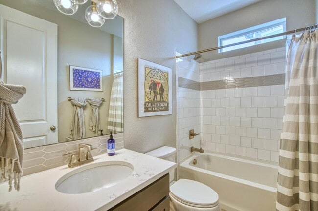 Building Photo - 633 Great Basin Ct