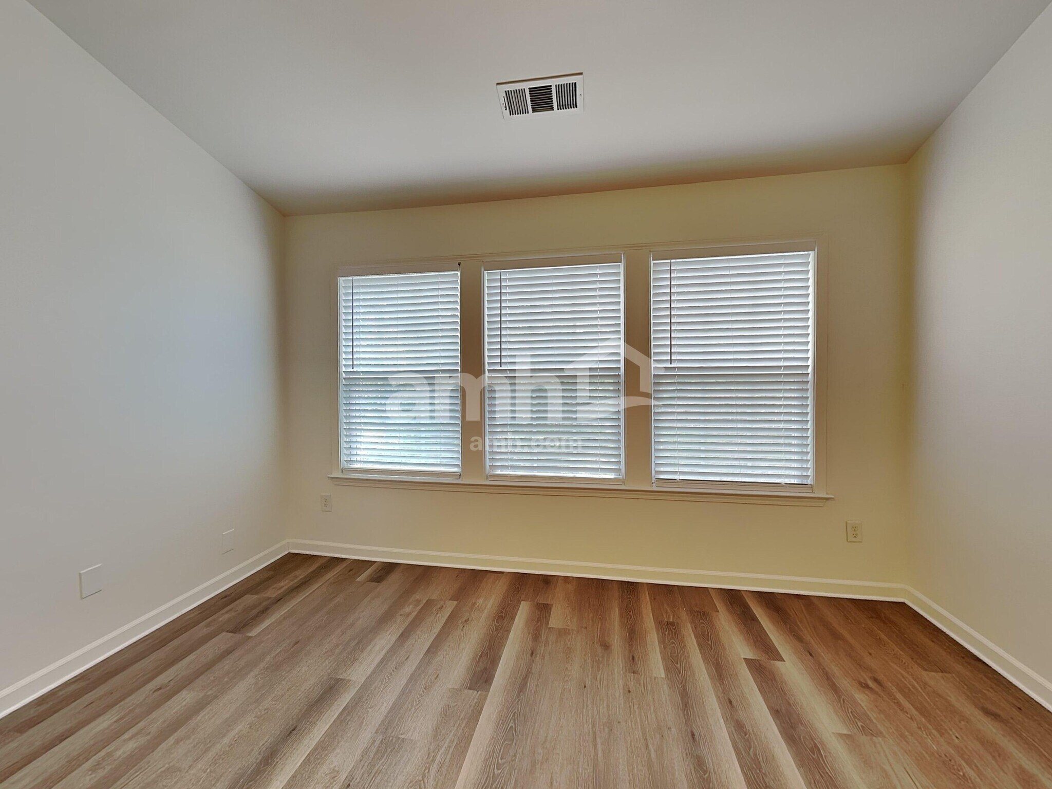 Building Photo - 405 Carphilly Ct