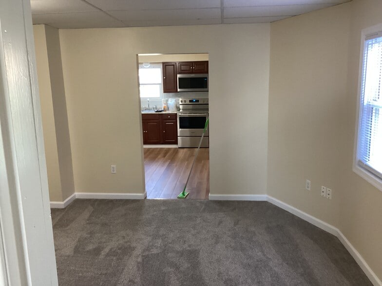 Building Photo - 614 McAlpine St