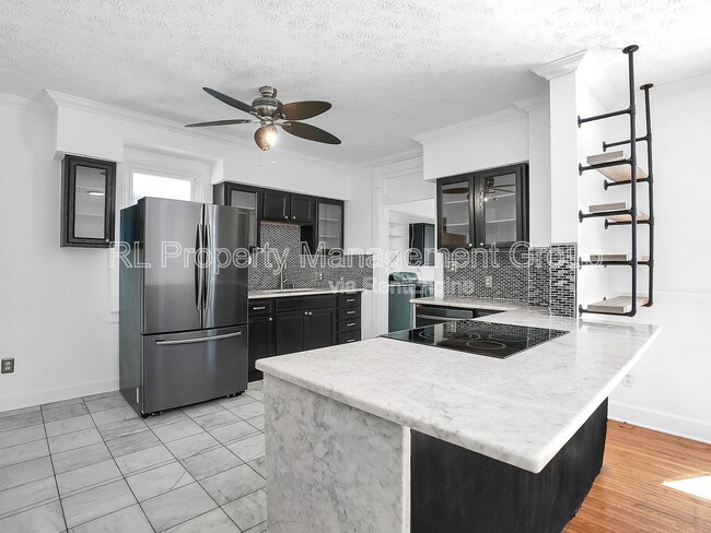 Building Photo - 914 Lockbourne Rd