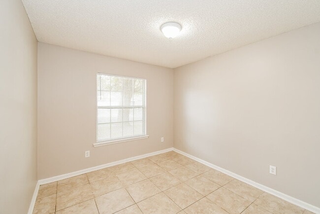 Building Photo - 8554 Star Leaf Rd N