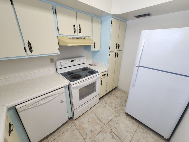Building Photo - 50% off move in with 1 year lease agreement!!