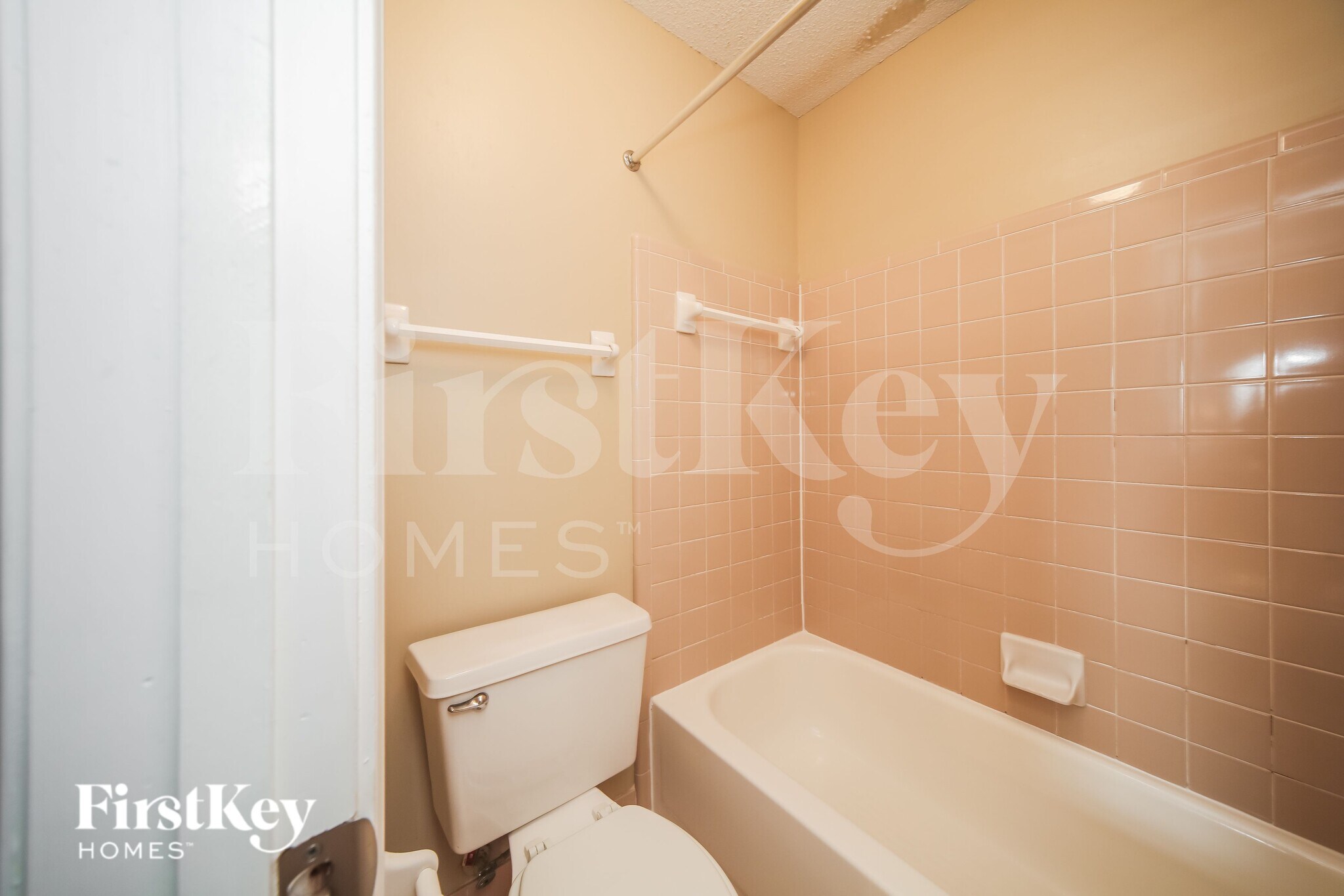 Building Photo - 8158 Creekside Cir S