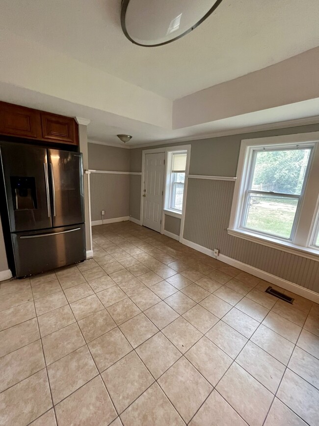 Kitchen - 7032 Camden Ct