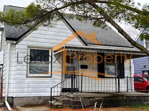 Building Photo - 4 Bedroom Home In Eastpointe