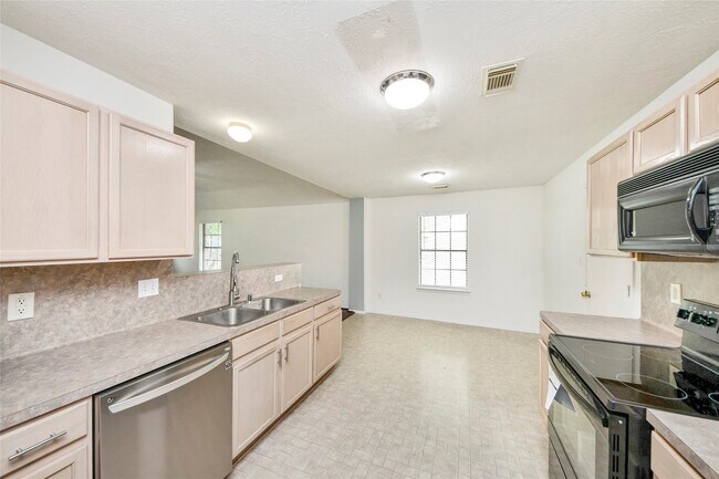 Building Photo - 16134 Coleburn Dr