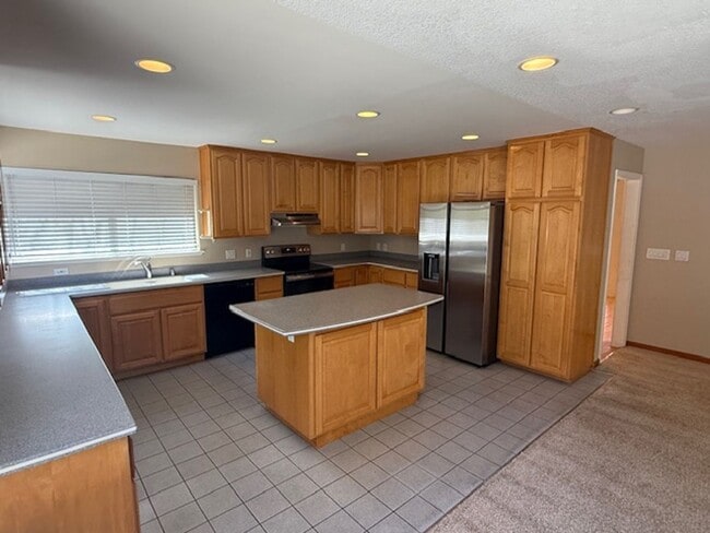Building Photo - Massive 3-Bedroom El Cerrito Home Minutes ...