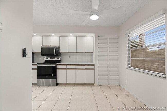 Building Photo - 1801 Eleuthera Point