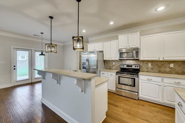 Building Photo - 226 Sandleton Way