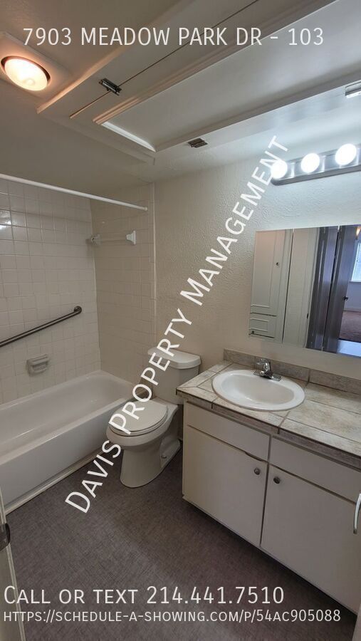 Building Photo - 7903 Meadow Park Dr