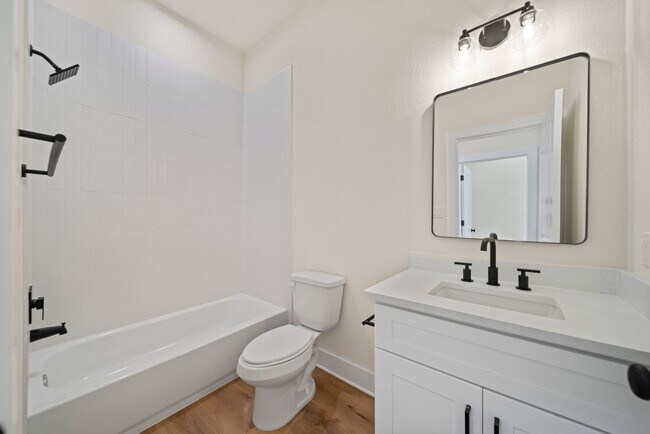 Building Photo - 234 E 39th St