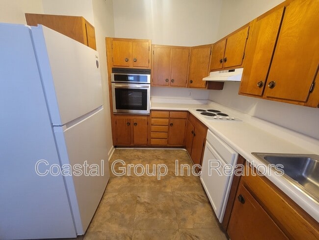 Building Photo - 1637 Wright Ln