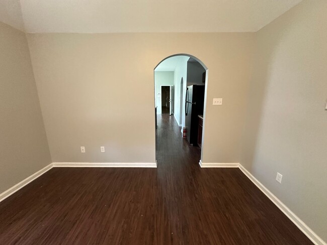 Building Photo - 1307 Larkin Ave