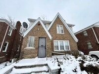Building Photo - 13933 Roselawn St