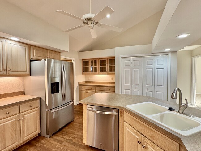 Building Photo - 144 Gigi Ln