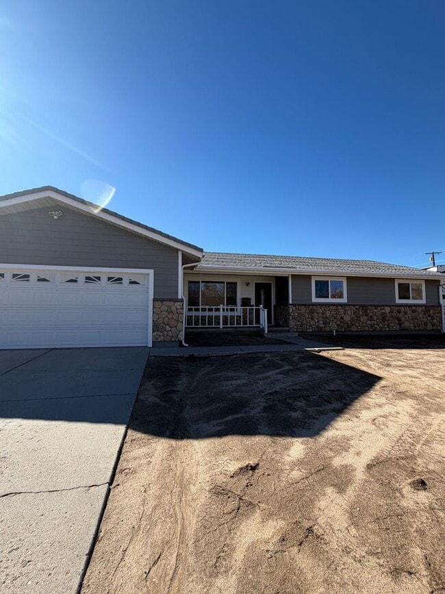 Building Photo - 509 Sonoma St