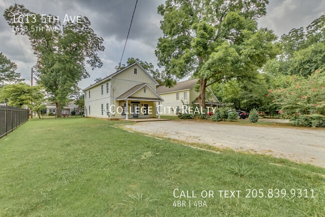 Building Photo - 1613 5th Ave