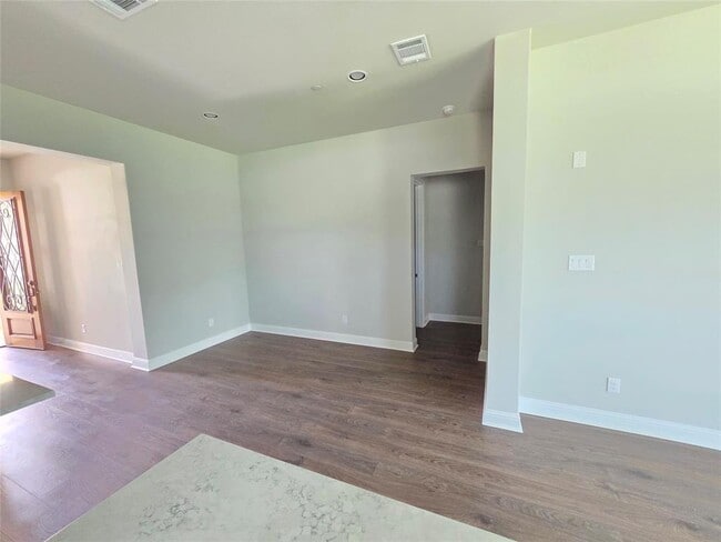 Building Photo - 600 C-Bar Ranch Trl