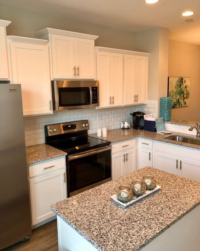 Building Photo - Spacious 2BR Townhome in Mooresville with ...