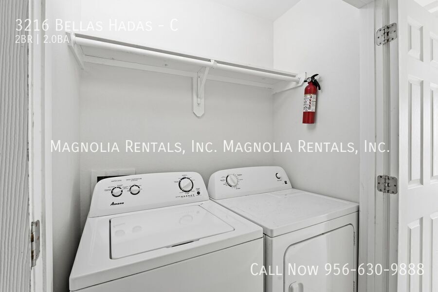 Building Photo - 3216 Bellas Hadas St