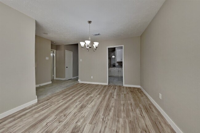 Building Photo - 10207 Horseshoe Bend Dr