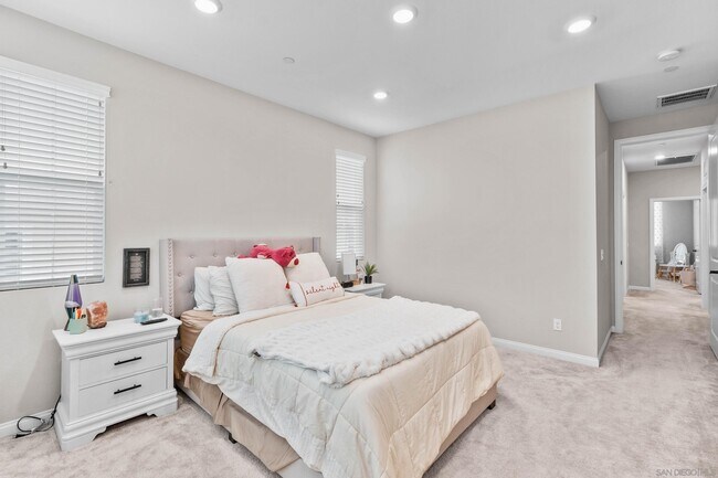 Building Photo - 2098 Bluestone Cir