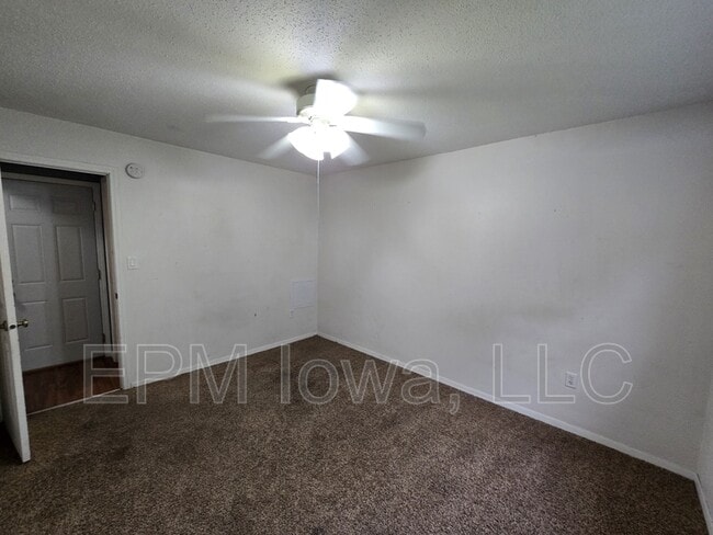 Building Photo - 1407 Robin Rd
