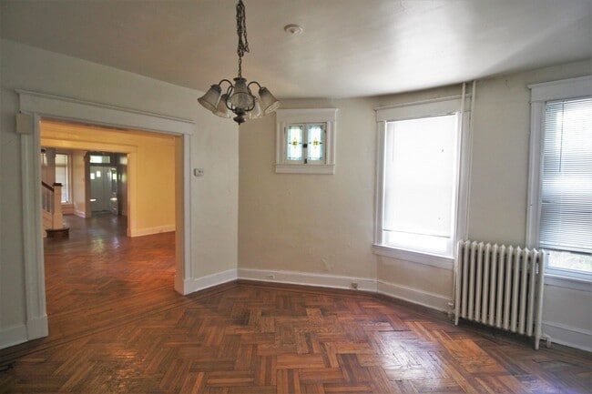 Building Photo - 2026/2027 JHU Off-campus housing for 2019 5bd/2ba w/ W/D! Available 6/9/26!