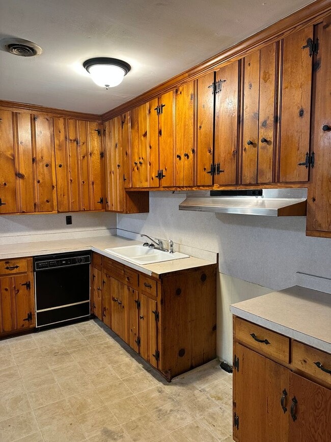 Building Photo - RENTAL HOME 3BD/1.5BTH