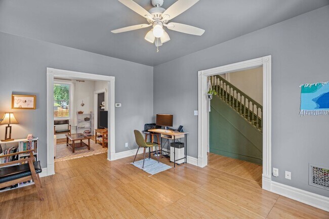 Building Photo - Tower Grove East Charmer, 2BD/1BA with Original Character